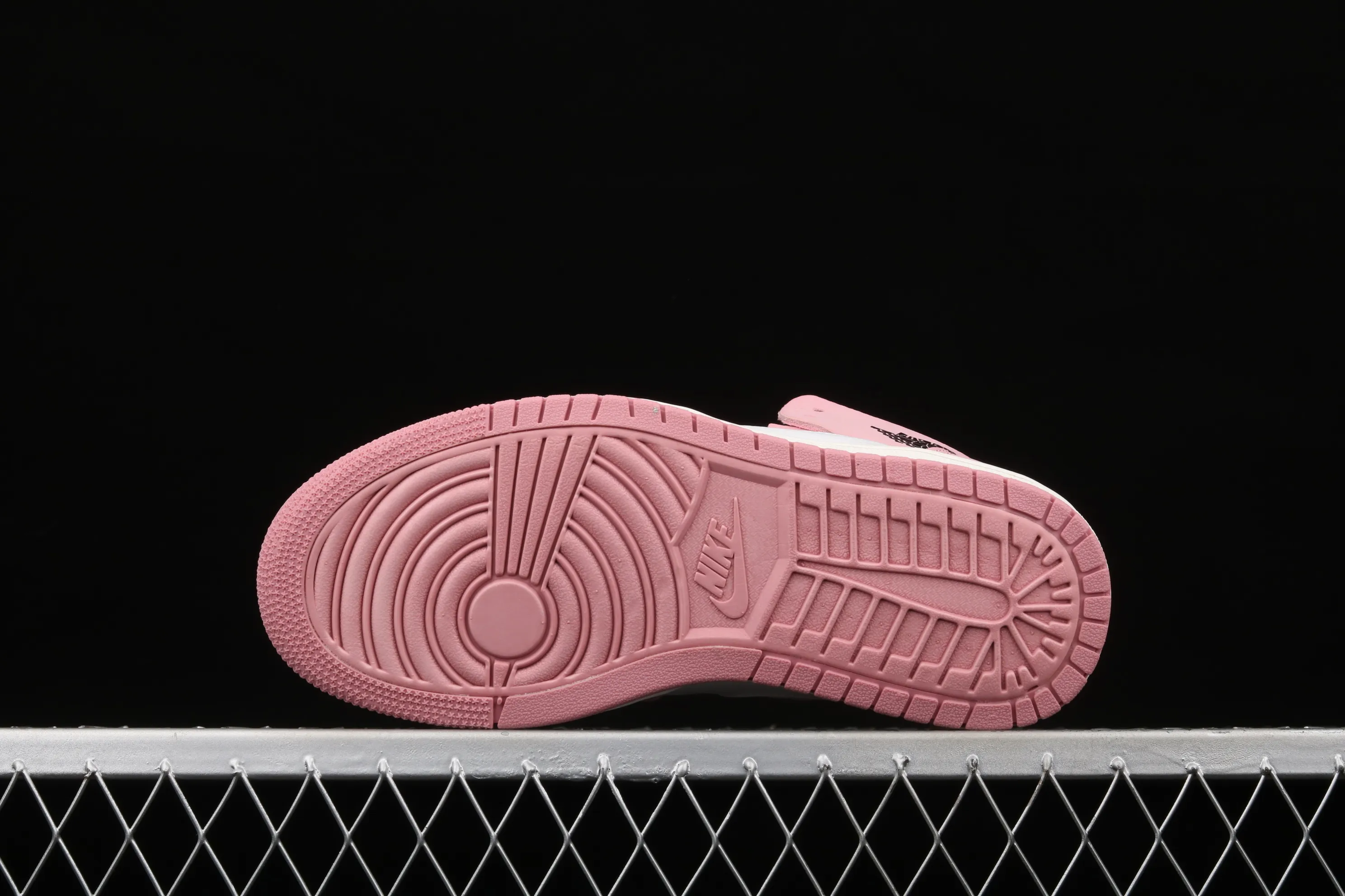 All categories Air Jordan Jordan series basketball shoes Air Jordan 1 High Z version Air Jordan 1 Zoom CMFT AJ1 Joe 1 pink glaze CT0979-601